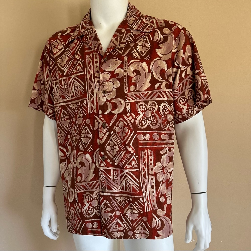 Hilo Hattie Men’s Hawaiian Shirt Batik style fabric